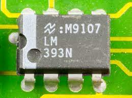 IC LM393 