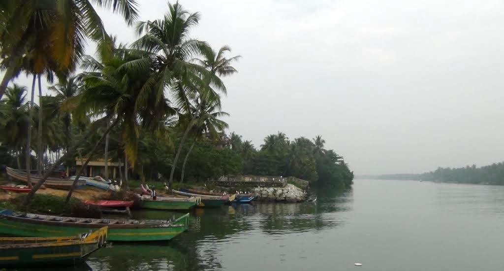 The outlook for fishing is poor as it is difficult to sell the catch. (Photo by K. Rajendran)