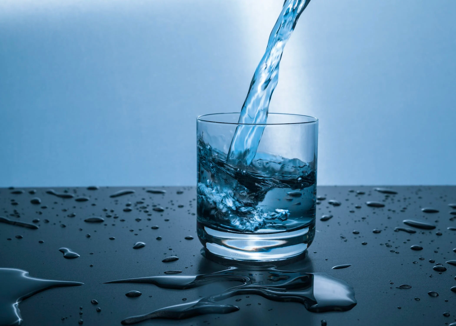 Maximizing Productivity: Strategies for Staying Hydrated at Work

