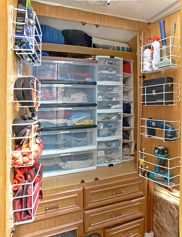 extra storage space in rv dinette area