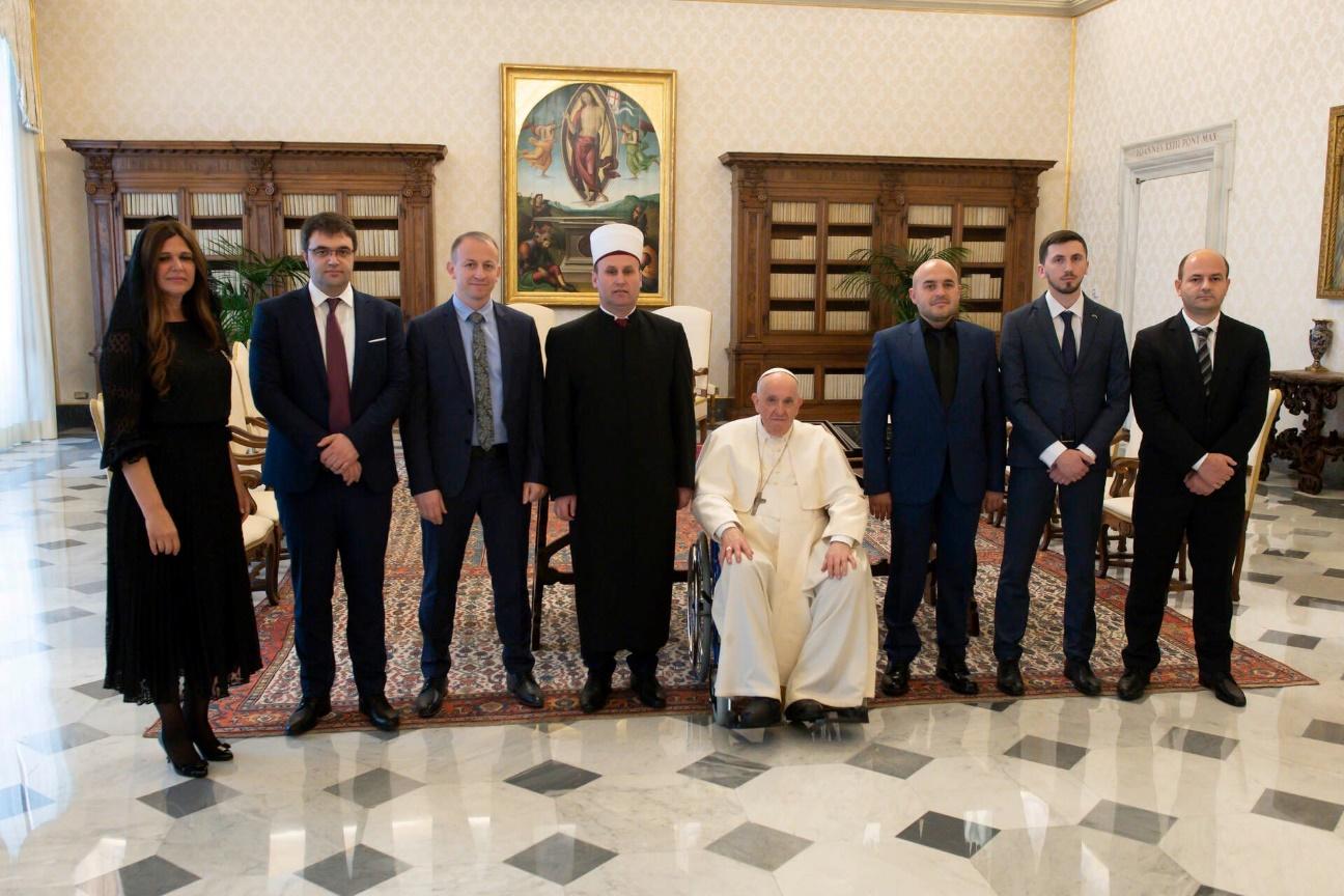 Kryetari i KMSH-së, H. Bujar Spahiu viziton Papa Françeskun