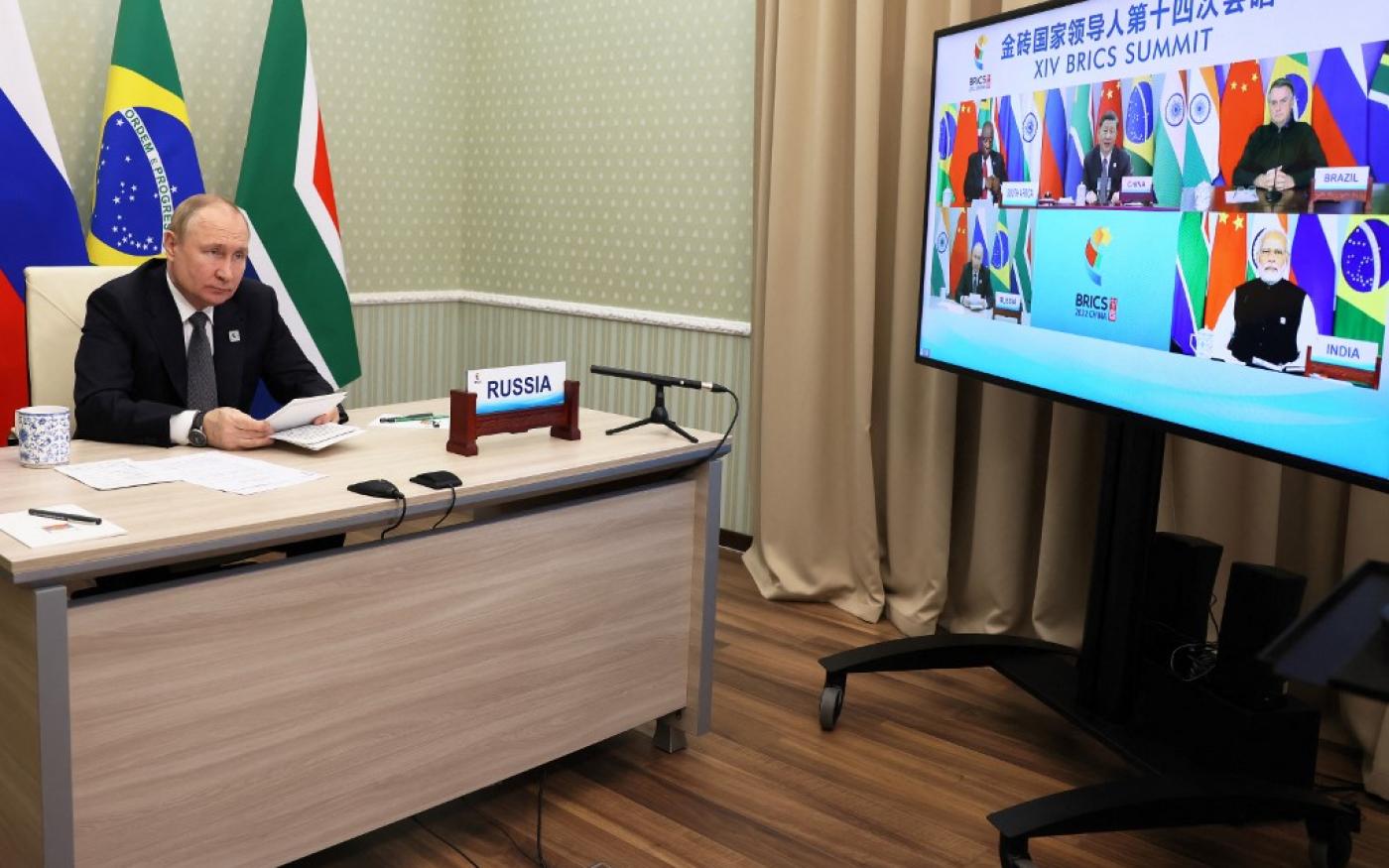 Vladimir Putin, here at the last BRICS summit organized by videoconference on June 23, 2022, would "not be opposed", in the words of his ambassador in Algiers, to Algeria's entry into the BRICS (AFP / Mikhail Metzel )