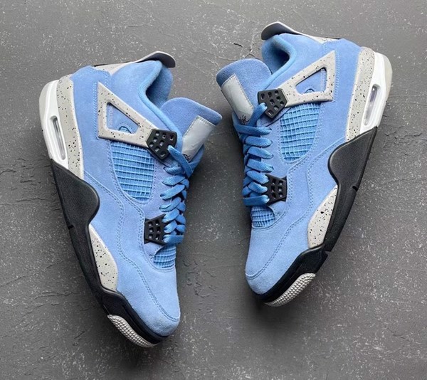 review-giay-air-jordan-4-unc