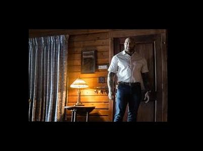 نقد و بررسی «knock at the cabin»: چه کسی آنجاست؟