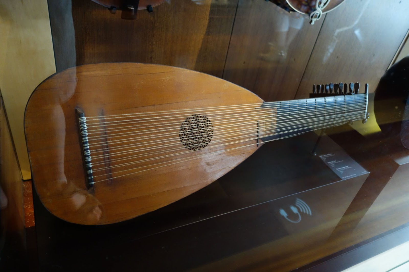 The Lute A Happy Family of Instruments Skillshare Blog