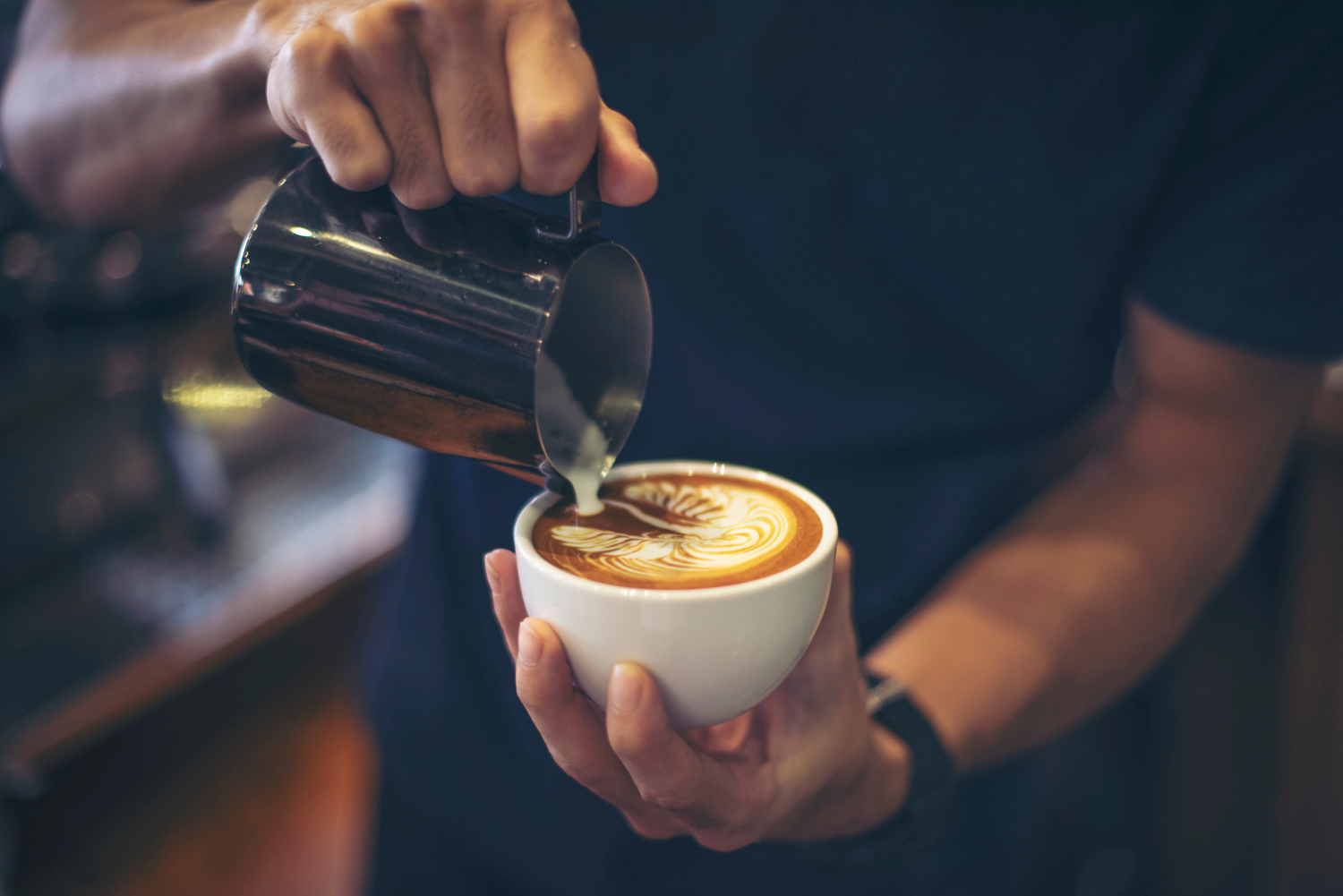Bisnis kedai kopi dapat menawarkan keuntungan yang besar jika dikelola dengan baik