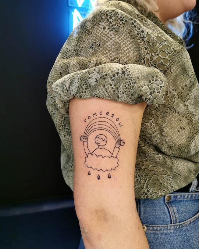 What You Need To Know Before Getting A Hand-Poked Tattoo