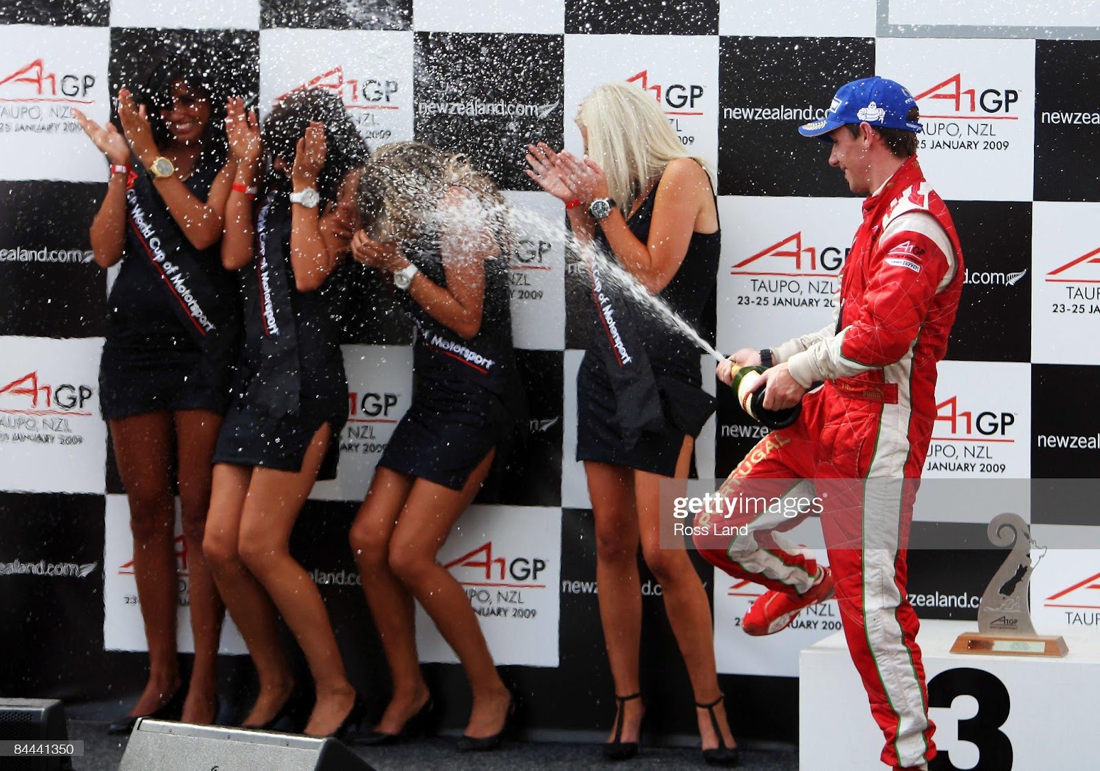 D:\Documenti\posts\posts\Women and motorsport\foto\Getty e altre\filepe-albuquerque-of-portugal-sprays-the-grid-girls-with-champagne-picture-id84441350.jpg