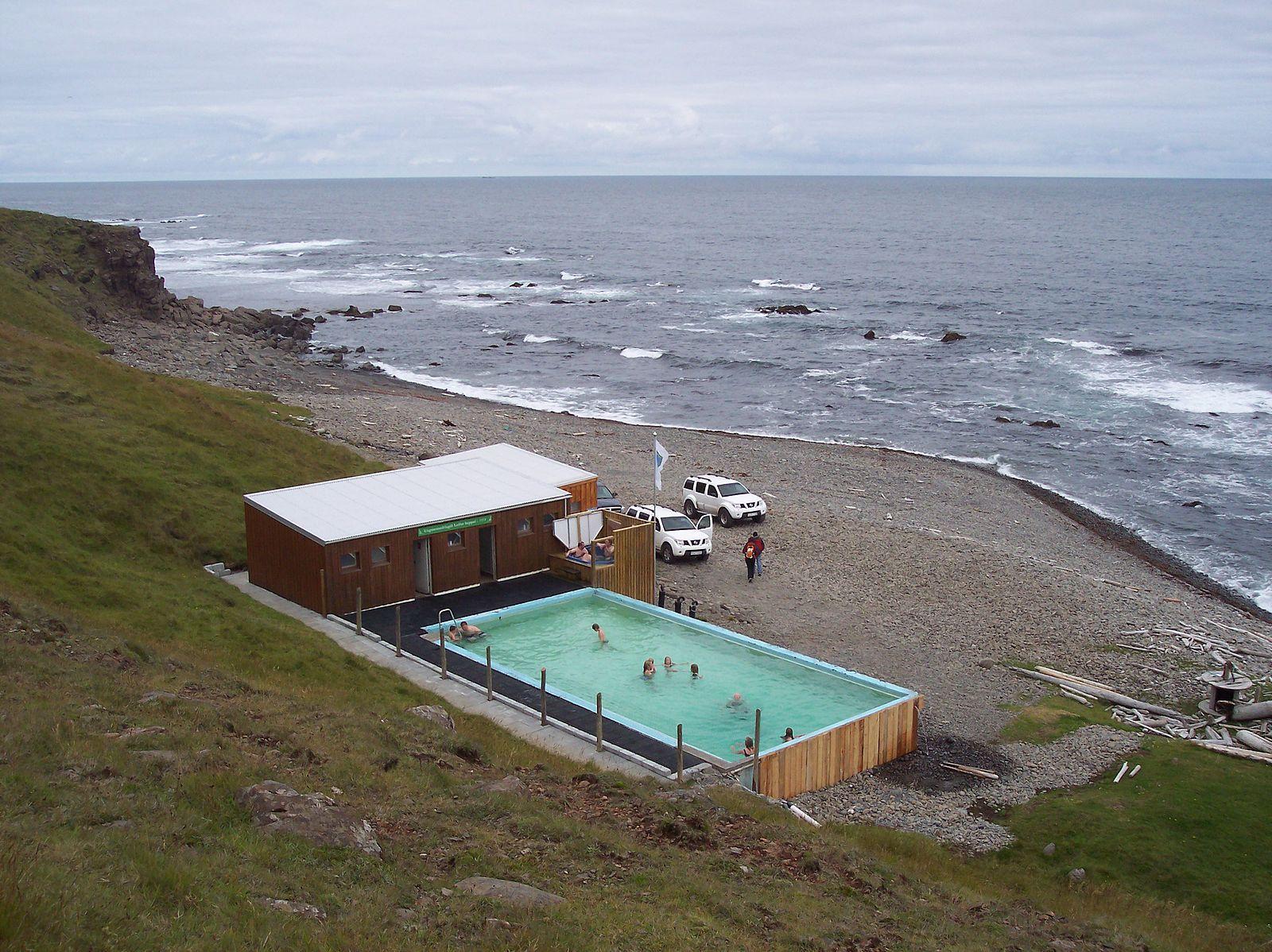 A picture of a remote swimming pool in Iceland