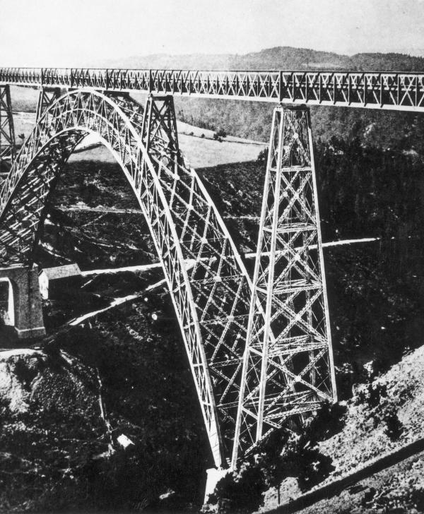 Overview of the garabit viaduct