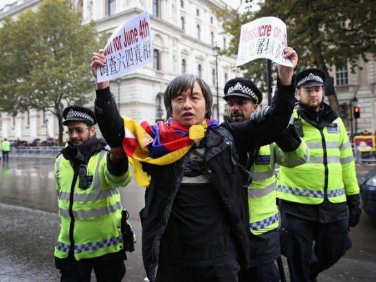 邵江被捕馀波 王丹将与英驻台代表会面