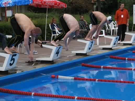 Startsprung bei den Herren über 400m Freistil