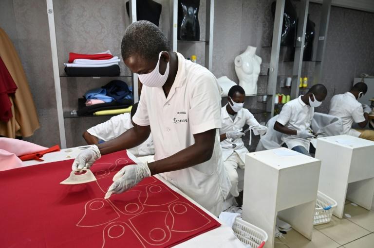 Coronavirus en Côte d'Ivoire: la course aux masques à Abidjan