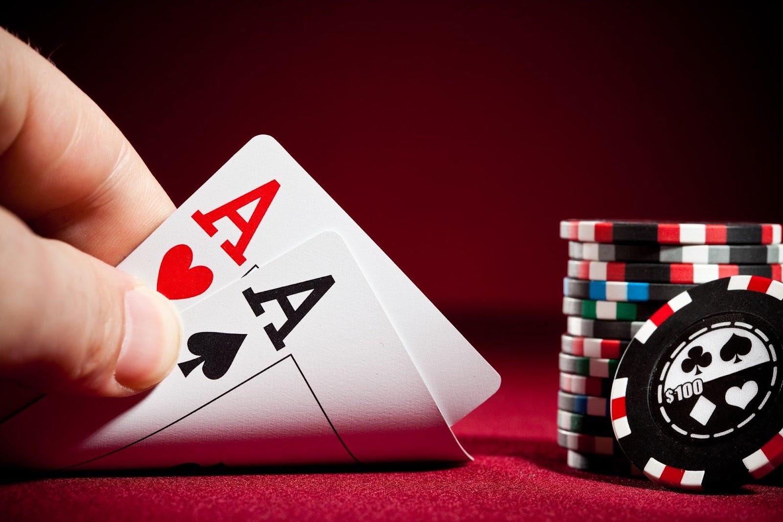 Чем онлайн-покер отличается от офлайн-игр и что стало с подпольными клубами  после легализации рынка