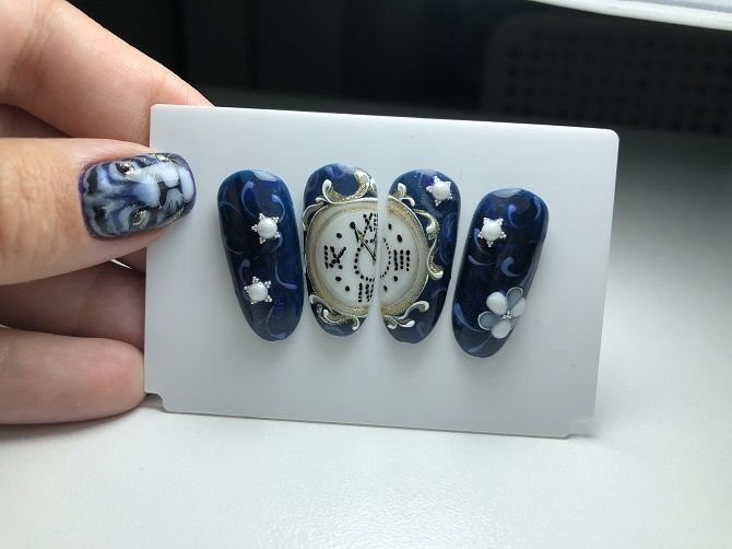 Unusual manicure with clock for New Year 2022 5