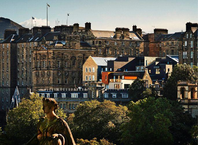 Should I Go to Glasgow or Edinburgh (Answered!)