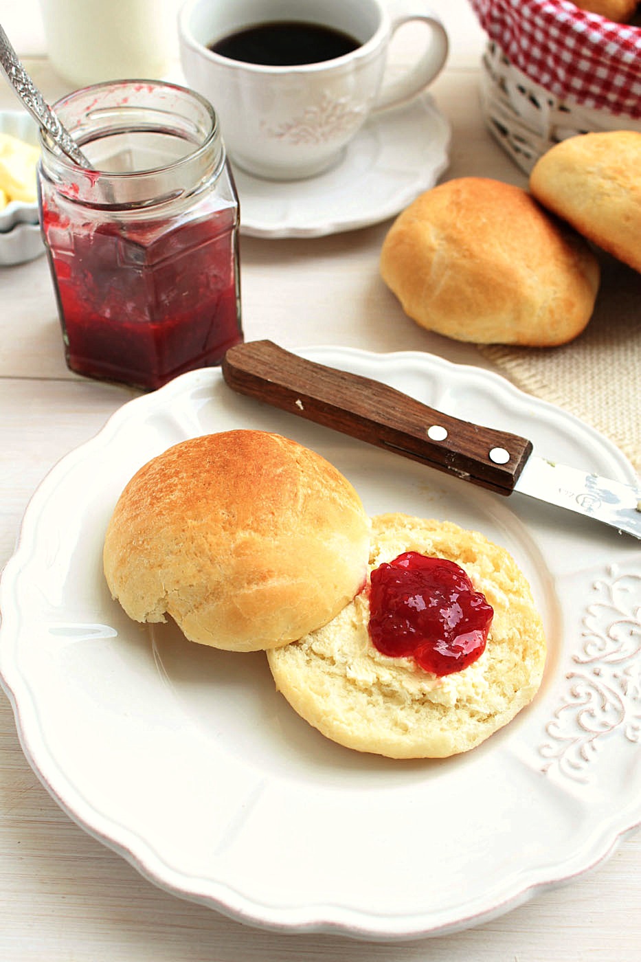 1 Hour Dinner Rolls {vegan}
