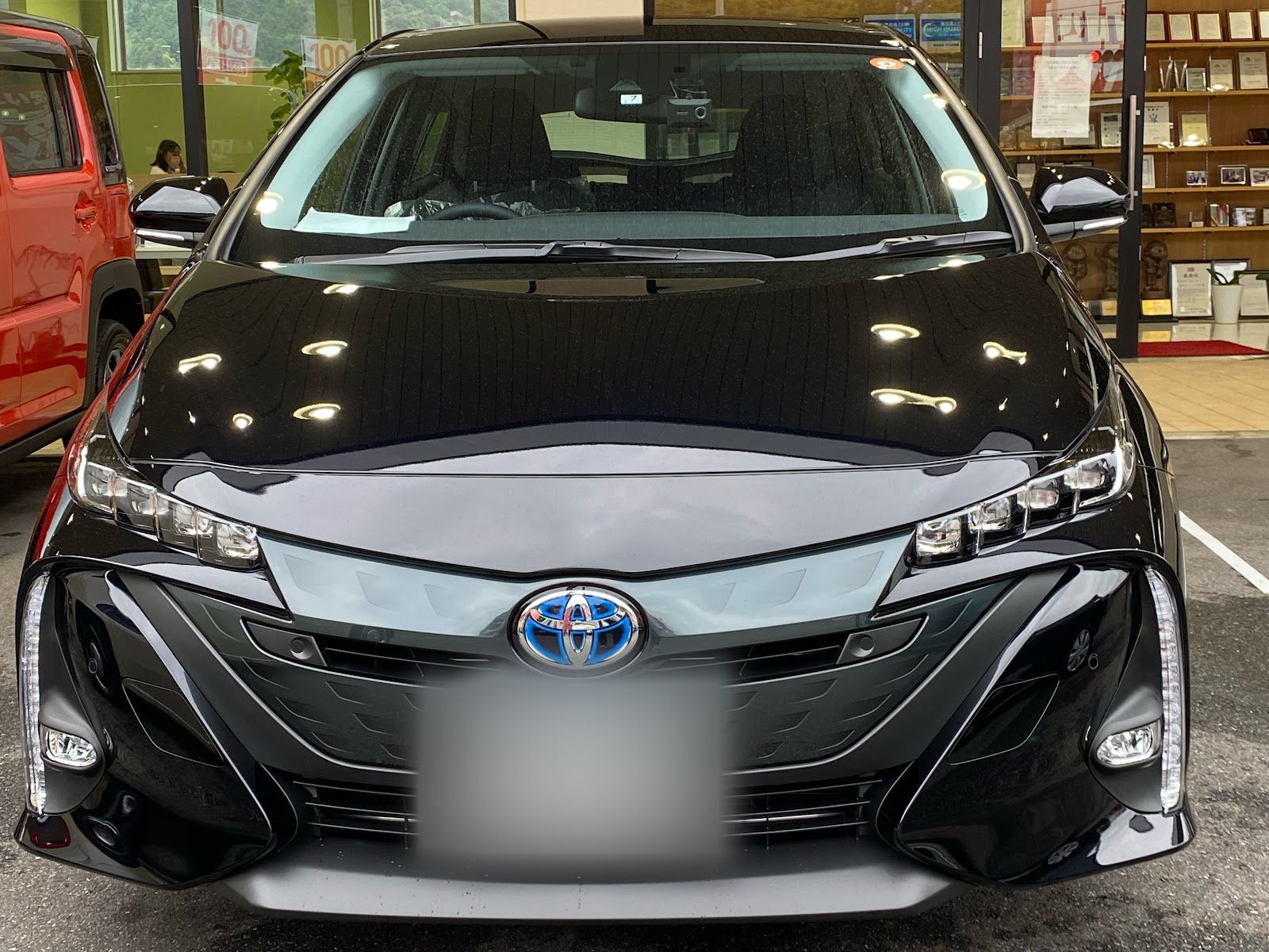 本日のご納車 プリウスphv Sセーフティパッケージ モーター ガソリンと両刀のお車です サコダ車輌グループ