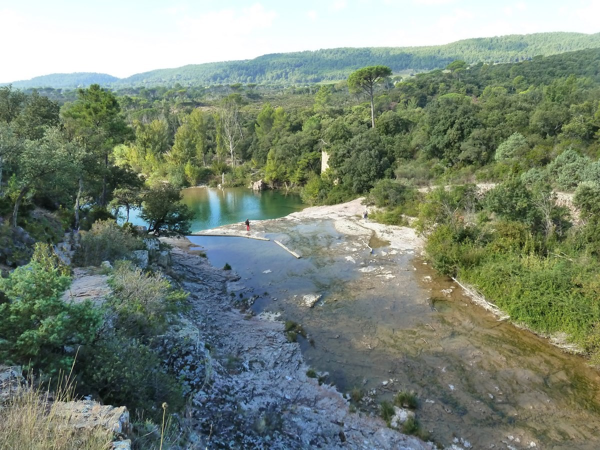La rivière de l'Endre se situe à seulement 30 minutes de Draguignan, n'hésitez plus et venez passer un après-midi au coeur de la nature.