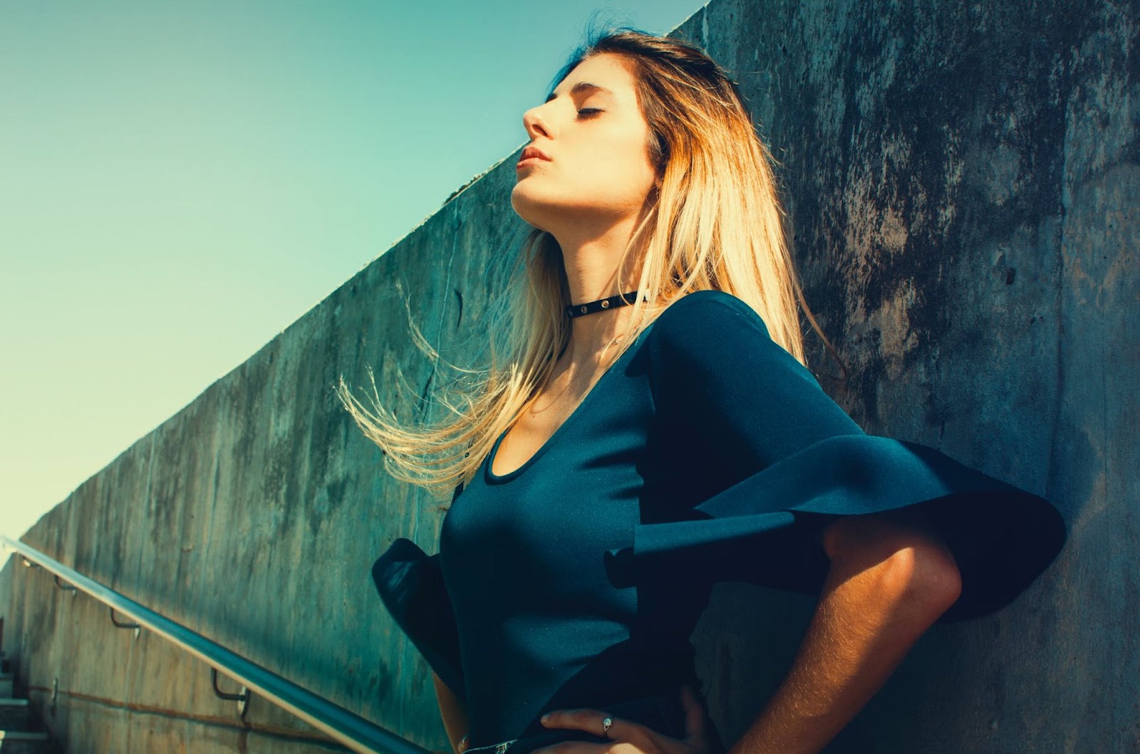 Why is sexting with strangers only possible on a secure chat site?