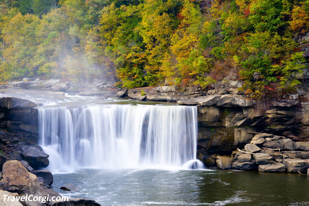 The 7 Best Waterfalls In Kentucky - Cumberland Falls