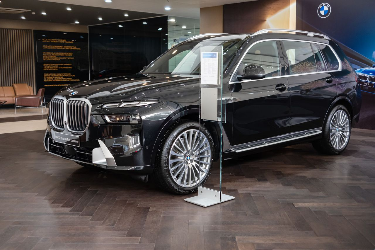 Đánh giá BMW X7 2023: Sang trọng, rộng rãi và tràn ngập tiện nghi