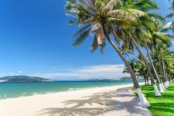 Khung cảnh tuyệt vời của bãi biển trung tâm Nha Trang, Việt Nam