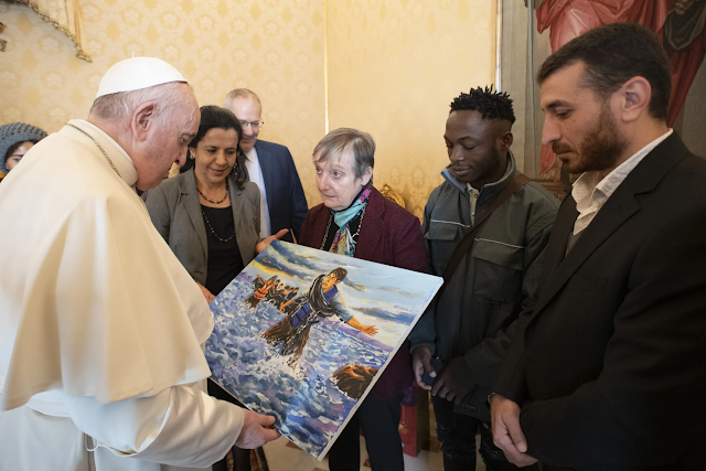 Đức Thánh Cha Phanxicô kỷ niệm sinh nhật lần thứ 85 với những người tị nạn mà ngài đã giúp đưa về Ý