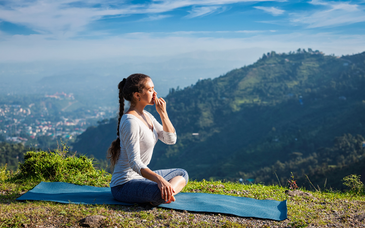 How to Do Ocean Breath (Ujjayi Pranayama) in Yoga