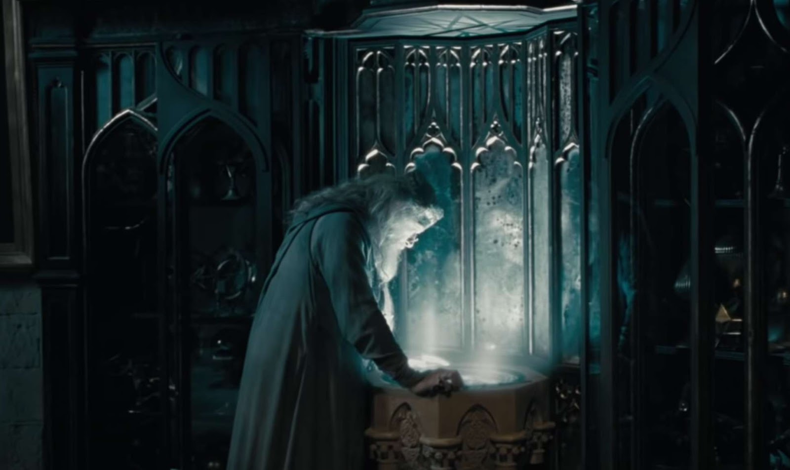 Fantastic Beasts: The Secrets of Dumbledore Trailer 2 Review and Breakdown