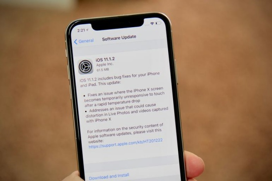 Đã có đáp án giải quyết iPhone X sụt pin nhanh