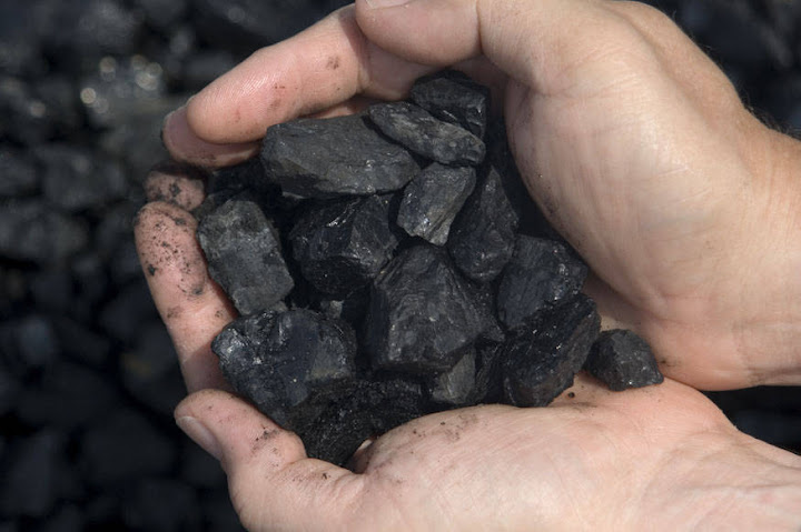 اختناق أربعة أفراد من عائلة واحدة بسبب الفحم بتيزنيت 