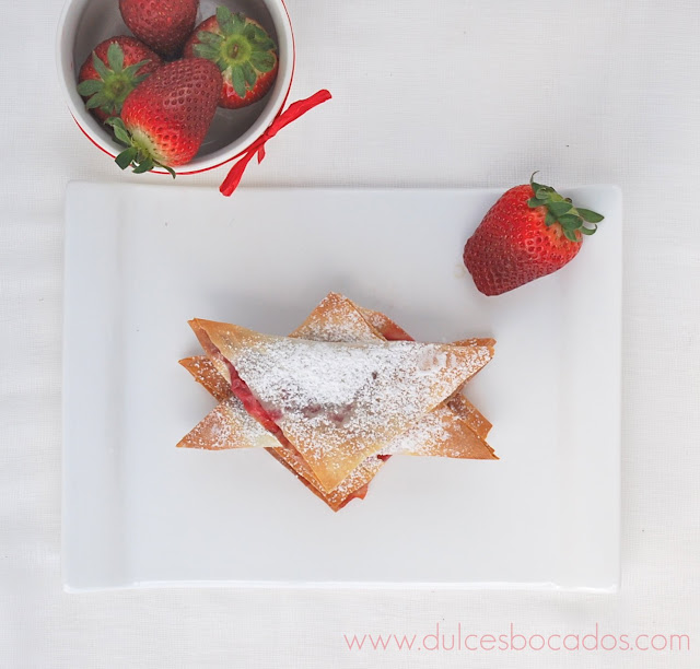 Triángulos de philo con fresas y nutella
