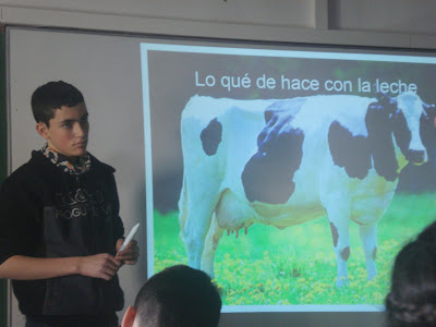LAdam Giménez presentant el seu treball