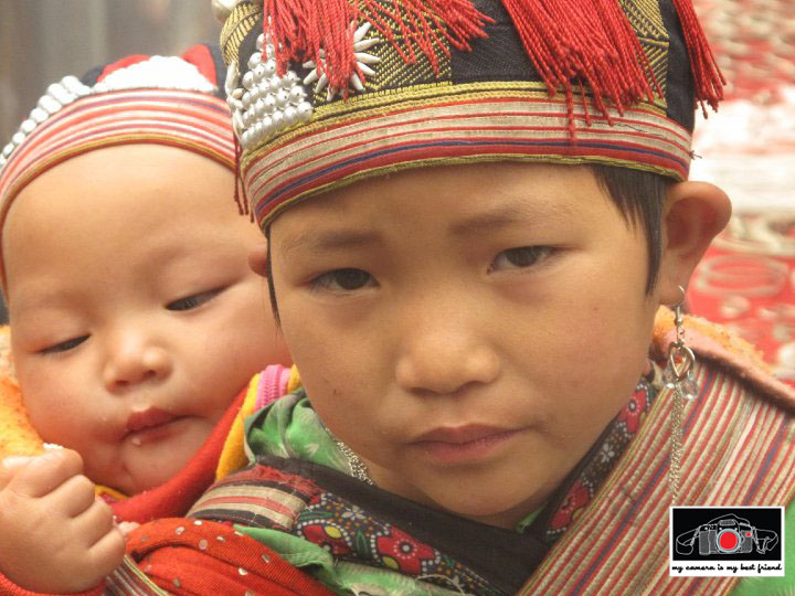 Beautiful Girl with baby_H'Mong Tribe, Lao Cai_Sapa_Northern Vietnam