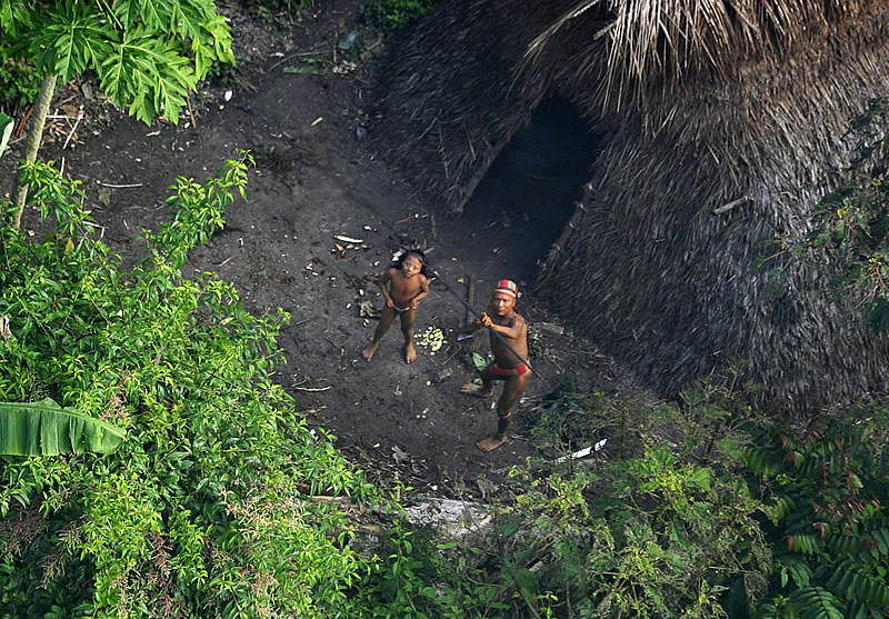 uncontacted-tribe-in-amazon-trying-to-explain-drone-or-helicopter