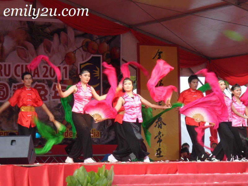 Chinese fan dance