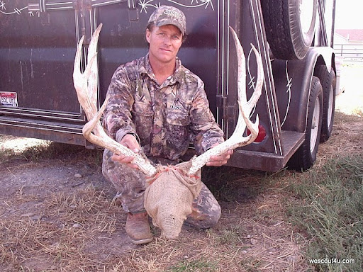 2009 - Elk Hunt - Brokenheart buck