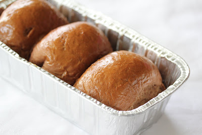 photo of a pan of chocolate bread rolls