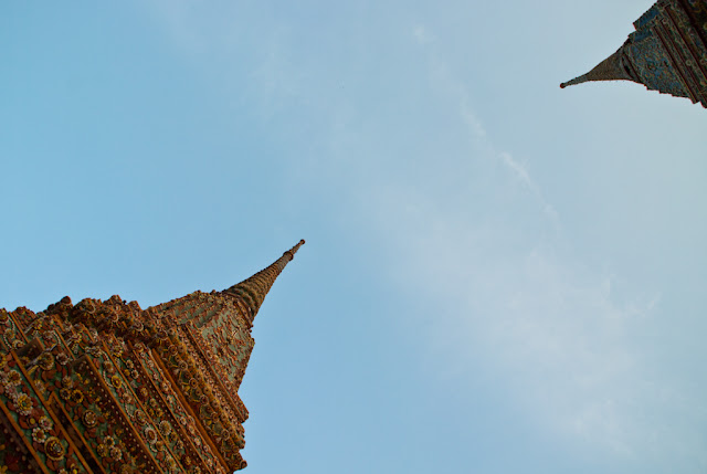 Wat Pho. Храм уходящего в нирвану Будды.