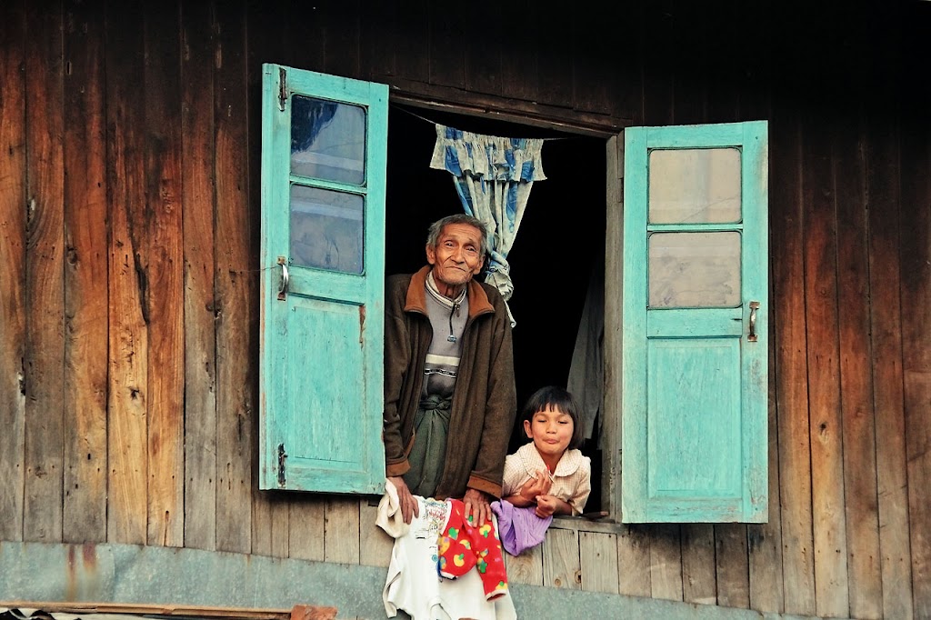 На Берегу реки Иравади (Мьянма 2011)