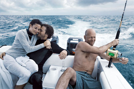 A very strange divorce: Bruce Willis holidays with ex-wife and her lover |  Barbie's Style