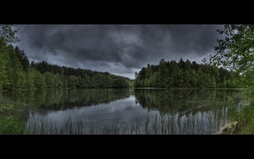 Narty Lake HDR wallpaper
