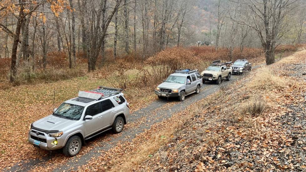 A group of cars on a road

Description automatically generated with medium confidence