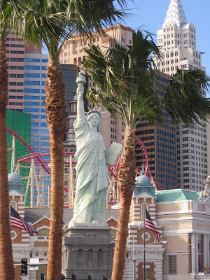 Statue of liberty newyork casino hotel palm trees vegas photo Statue of liberty newyork casino hotel palm trees vegas photo