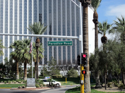 Paradise sign vegas palm tree photo Paradise sign vegas palm tree photo