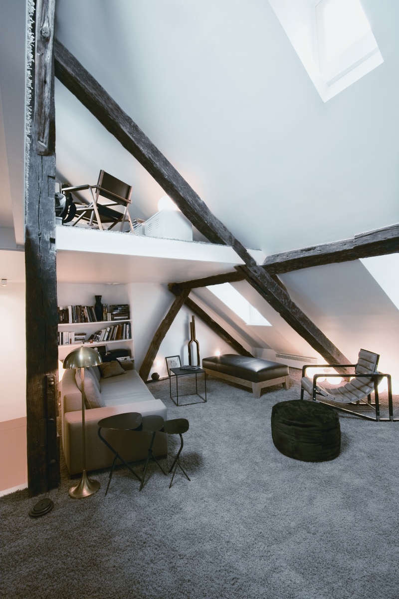 Romantic attic in Paris