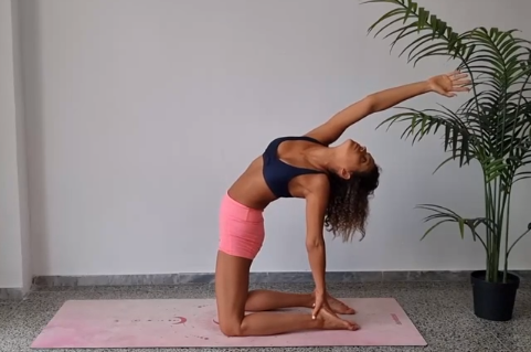 Yoga Metabolico posizione cammello