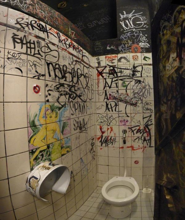 Cool Bathroom Graffiti 51 creative bathroom wall graffiti designs | barbie's style Cool Bathroom Graffiti 51 creative bathroom wall graffiti designs | barbie's style