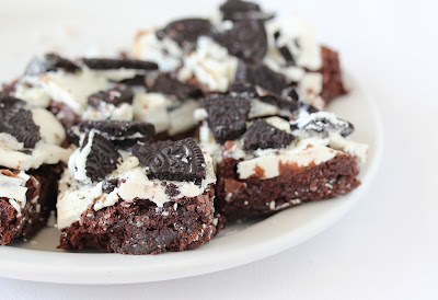 close-up photo of plate of oreo brownies